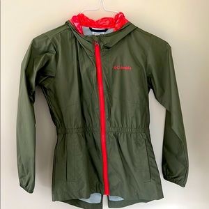 Girls Columbia rain jacket. Like new!